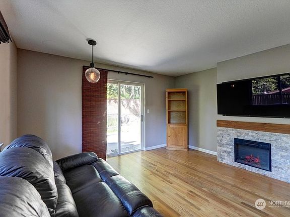 5th image of 9519 134th Street Ct NW