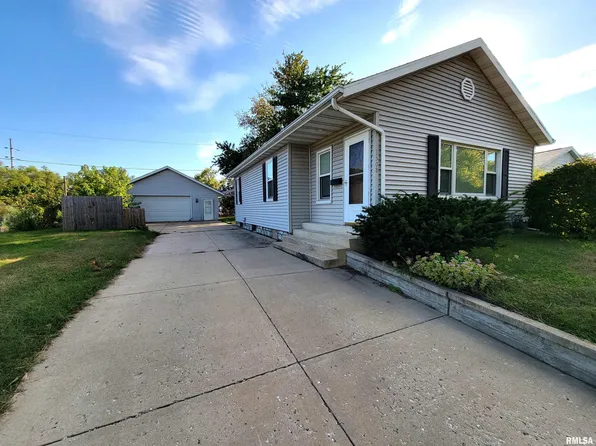 1508 Catherine St, Pekin, IL 61554