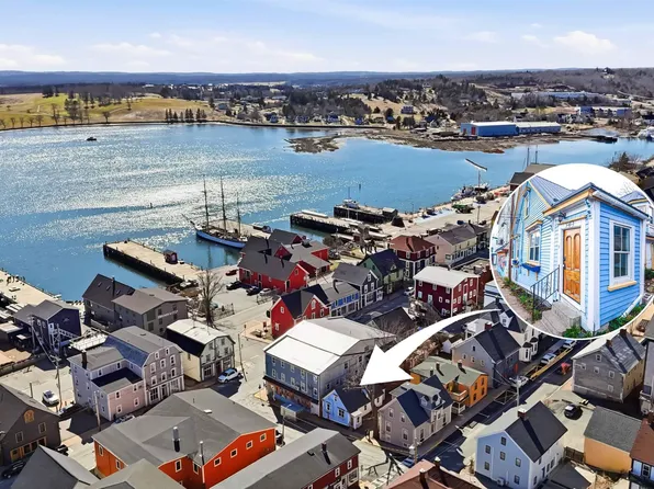 9 Prince St, Lunenburg, NS B0J 2C0