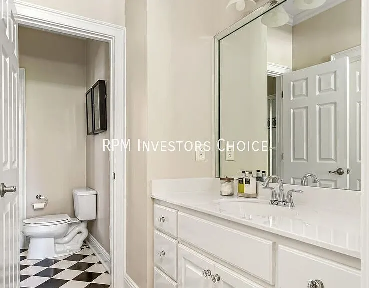 704 Millstone Ln — Photo 31