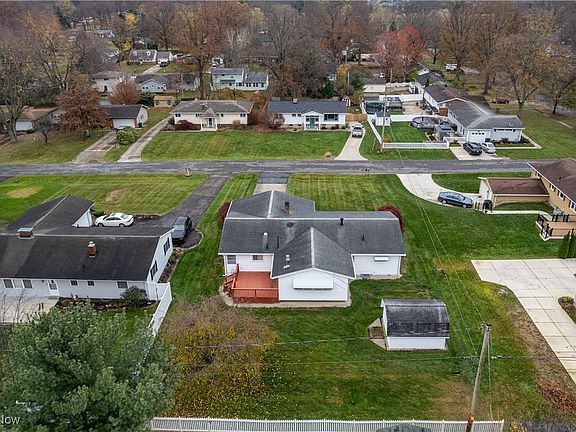 2nd image of 804 Woodland Ave