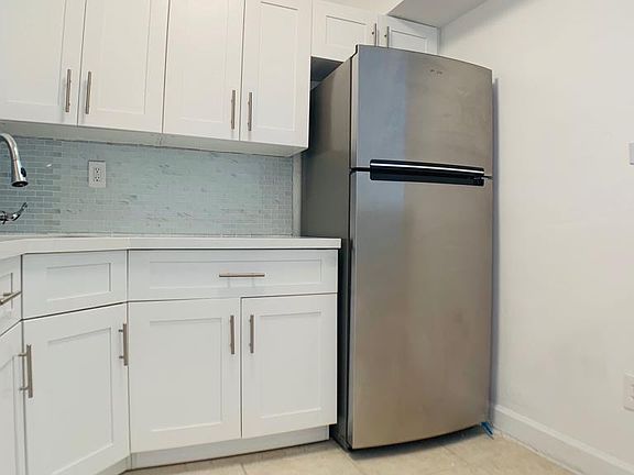 4th image of 2345 NE 135th St APT 310