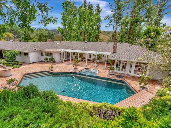 9832 Overhill Dr, North Tustin, CA 92705