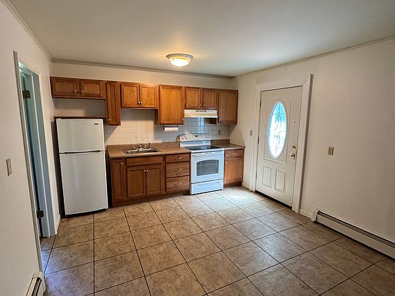 2nd image of 220 Broad St #B1