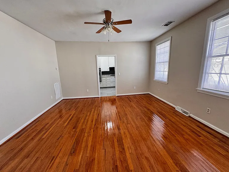 931 Ashley Ave — Photo 3
