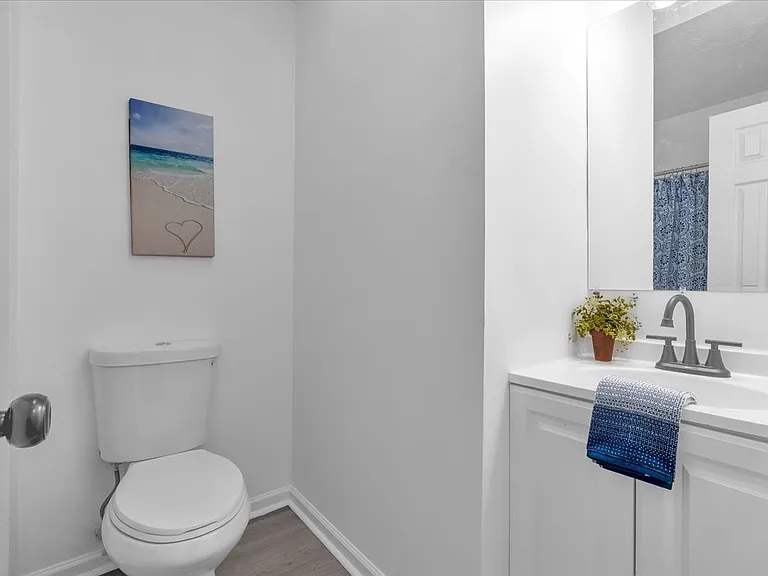 54 Mildred Ct — Photo 16