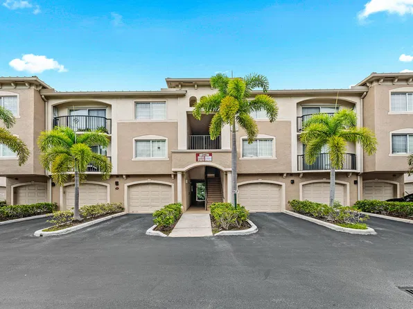 200 Crestwood Court N #211, Royal Palm Beach, FL 33411