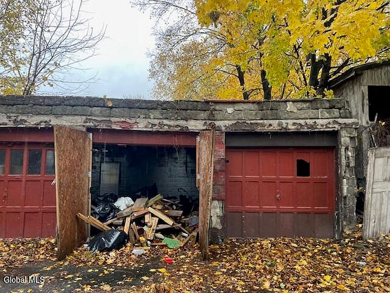 5th image of 23 Glen Avenue