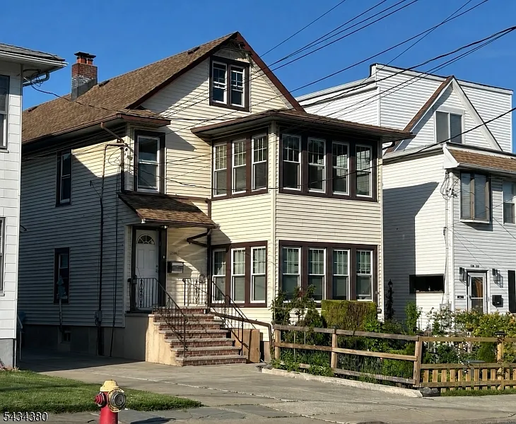 Building Photo - 234 Brook Ave #2