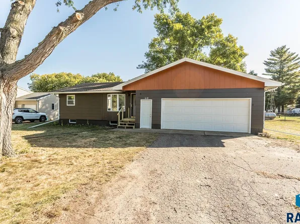 610 Adams St, Hurley, SD 57036