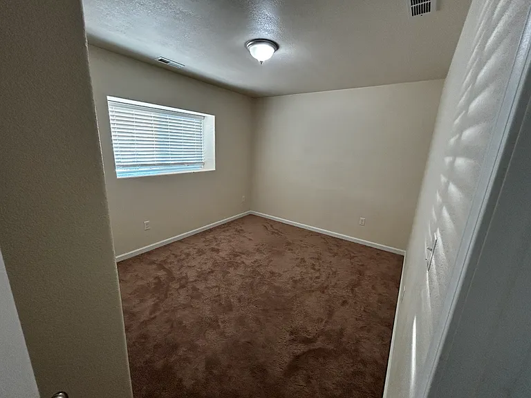 810 Fleming St — Photo 7
