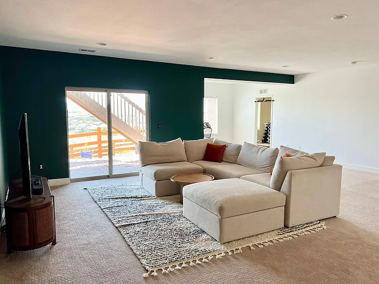 Large walk-out basement