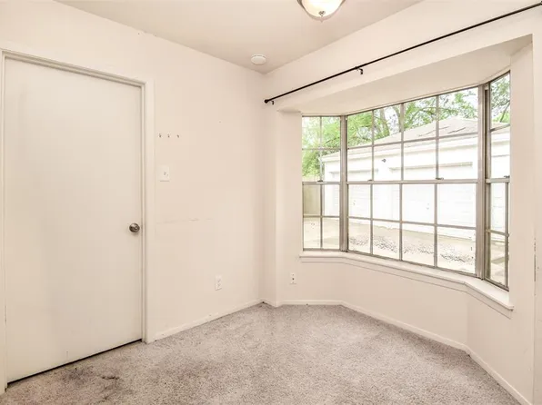 422 Skywood Dr, Houston, TX 77090