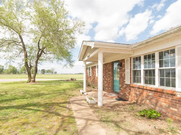 39947 W Dorothy Dr, Malden, MO 63863