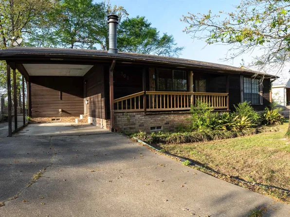 309 River Oaks Dr, Jefferson, TX 75657