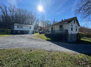436 Lorton Lick Rd, Bluewell, WV 24701