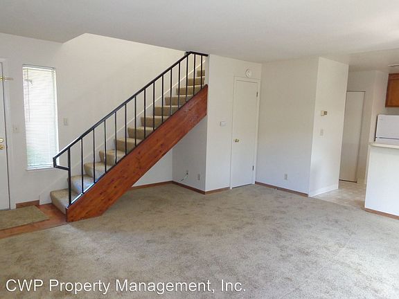 3rd image of 599 Blossom Way APT D