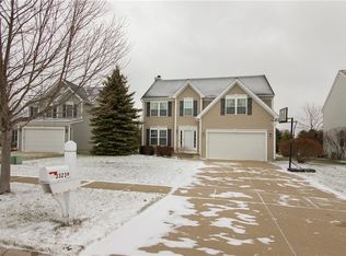 33239 Ambleside Dr, Avon Lake, OH 44012