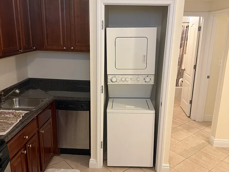 22 Woodvale Ave #1 — Photo 6
