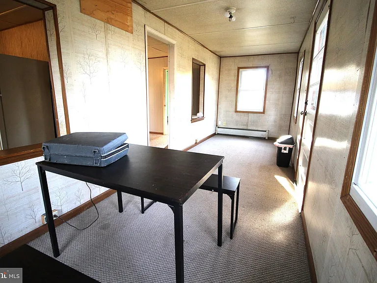 41 Lancaster Ave — Photo 4