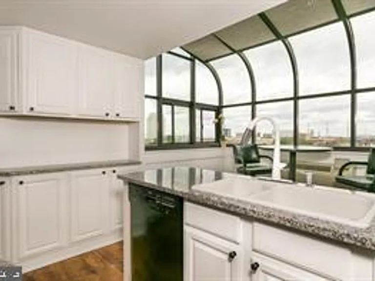 200-210 Lombard St #708 — Photo 1