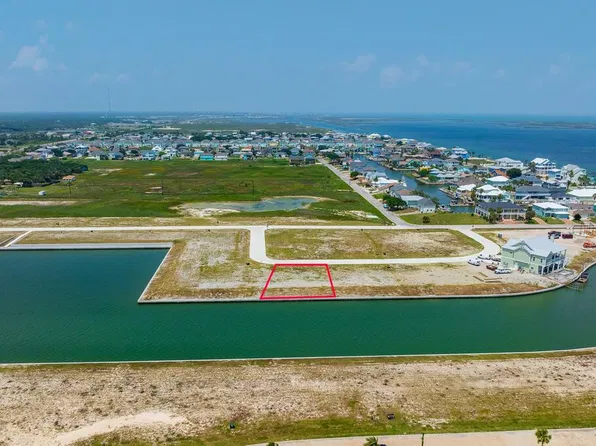 1025 Saint Kitts Dr, Rockport, TX 78382