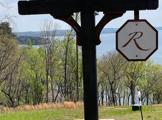 114 Boathouse Dr, Guntersville, AL 35976