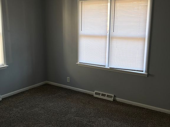 4th image of 922 S Dodgion Ave