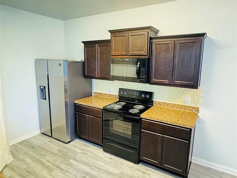 2050 Wilde Elm Dr — Photo 9