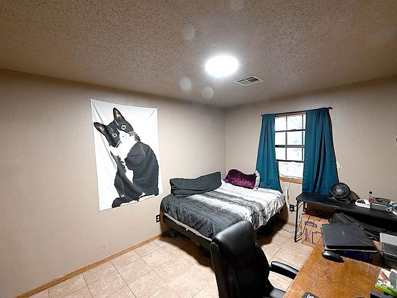 4th image of 2109 E Crestwood Dr