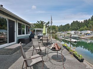 3679 Steelhead Dr, Greenbank, WA 98253