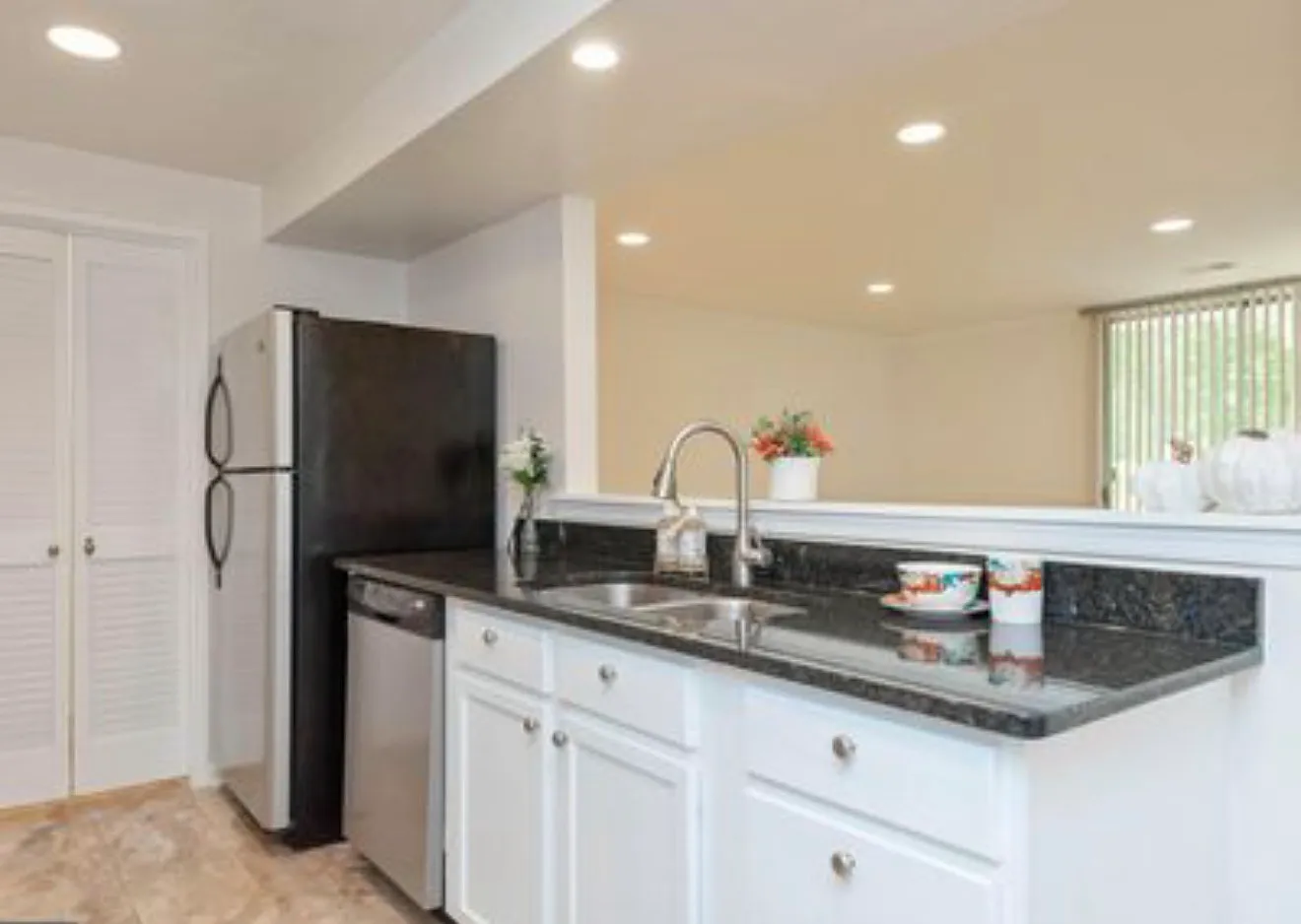 10250 Prince Pl — Photo 3