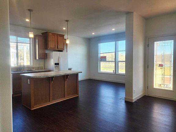 3rd image of 1284 N 19th St #262