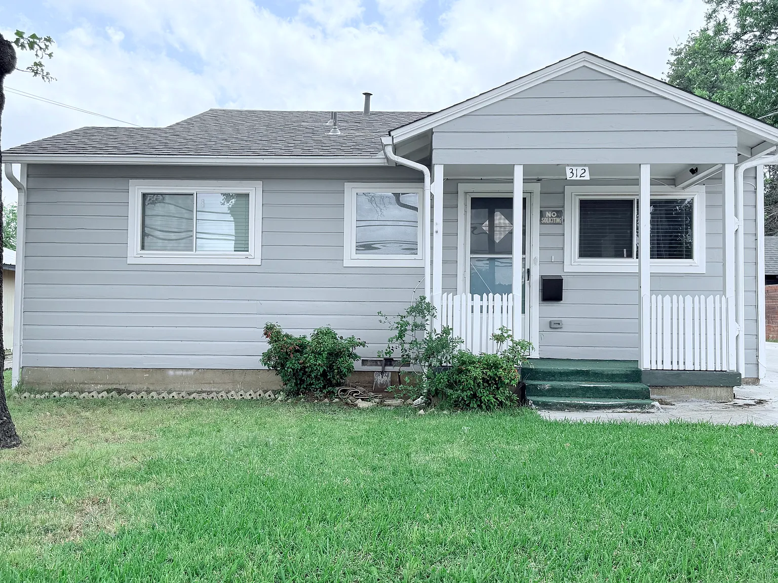 4 bed, 1379 sqft, $3,200 — Photo 1