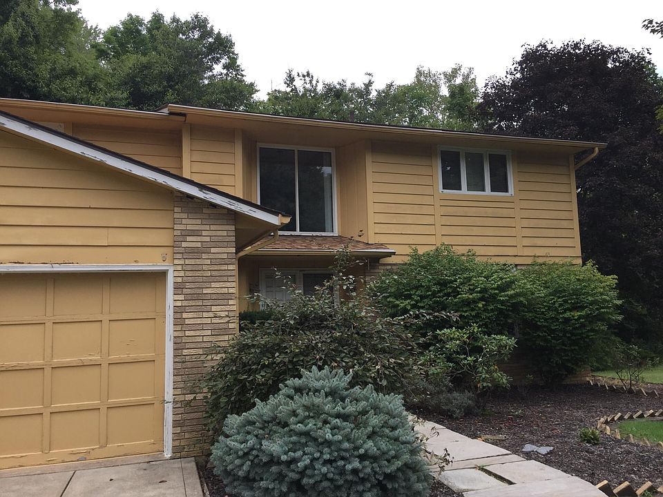 1st image of 32715 Stony Brook Ln