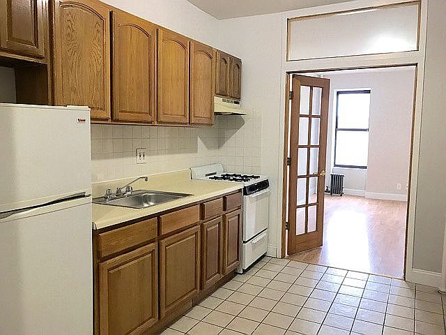 1st image of 647 2nd Ave APT 4C