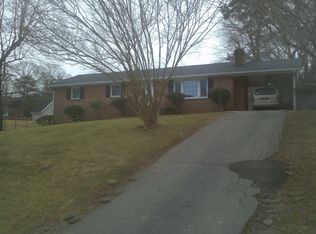 3840 Yarbrough Ave, Winston Salem, NC 27106