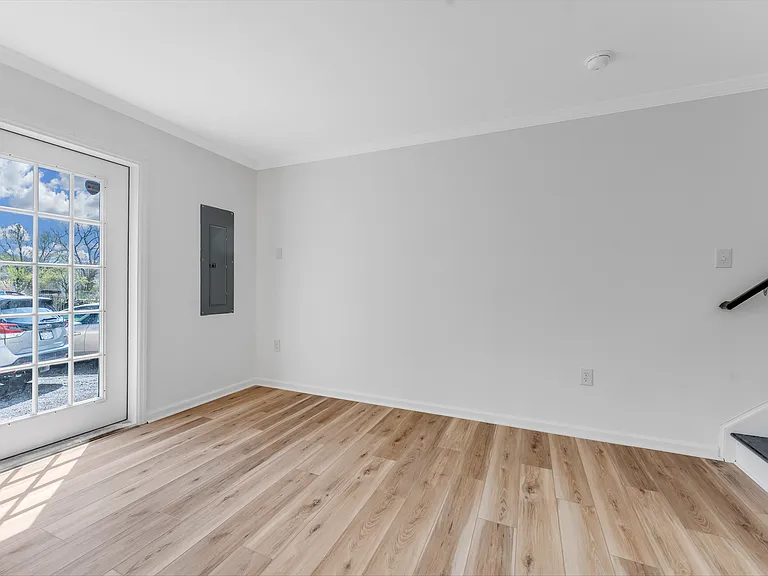 138 Putnam St — Photo 28