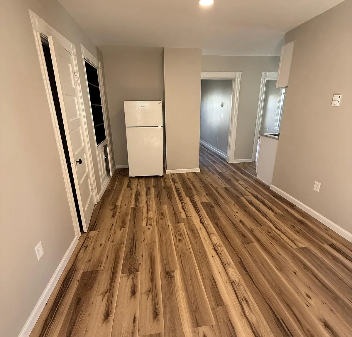 2 bed, 900 sqft, $1,985 — Photo 3