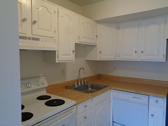 3rd image of 3506 Kenbrooke Ct #159