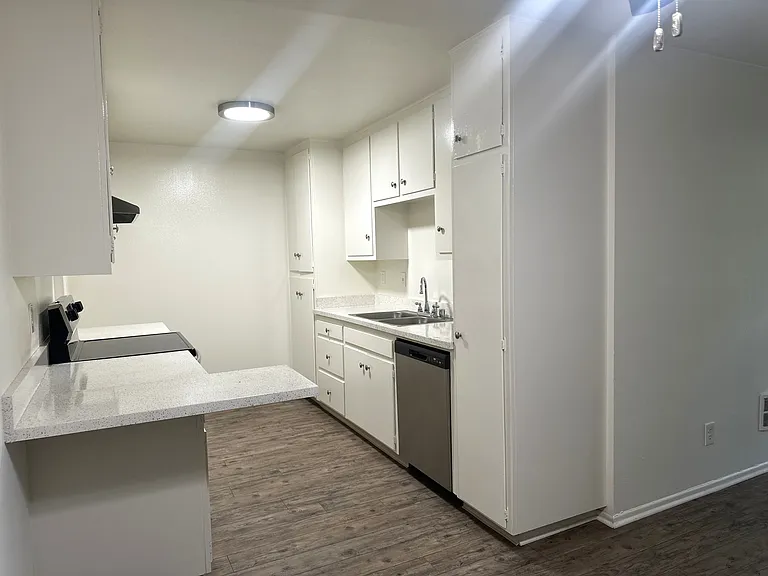 Garden View Apartments — Photo 17