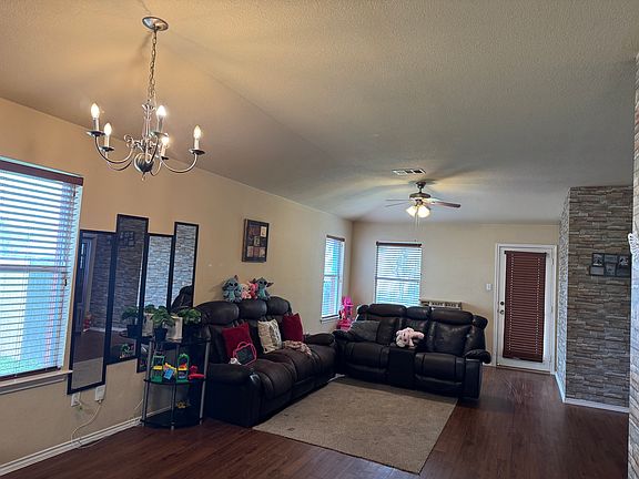 4th image of 1016 Washburn Dr