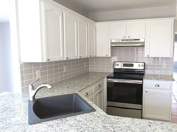 3rd image of 606 Alfred Dr
