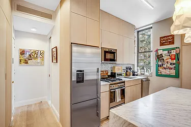 Rented by Barkoff Residential 