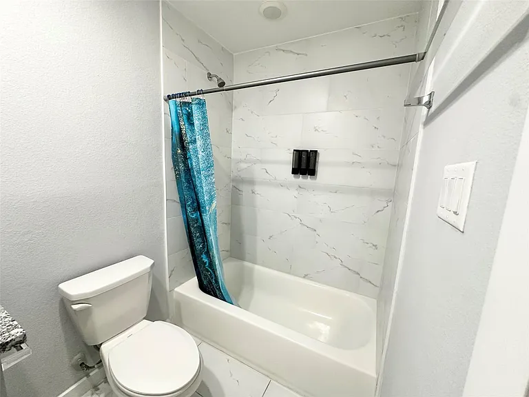 8215 Crestview Dr #B — Photo 29