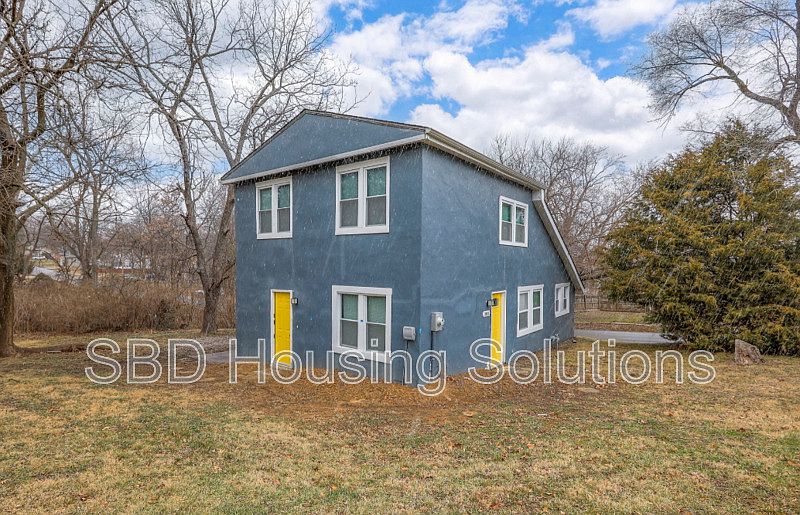 1st image of 1000 S Savage St