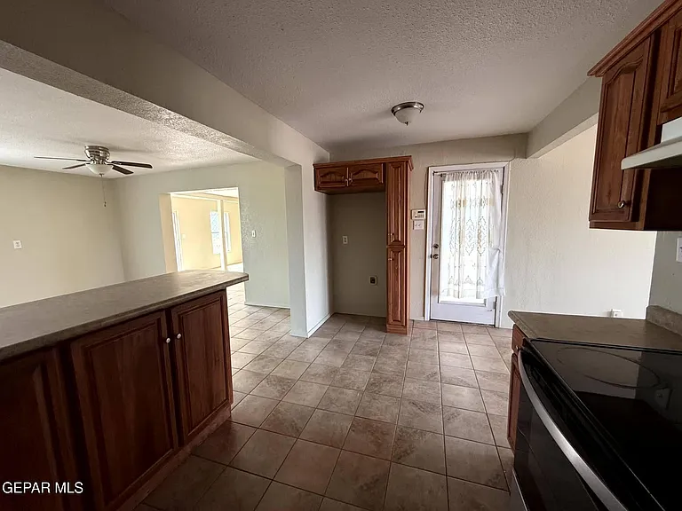 2801 Hawick Rd — Photo 9