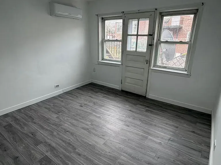 2166 Brown St #1A — Photo 3