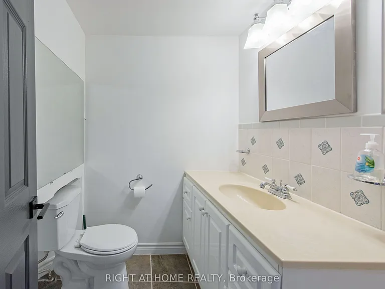 69 Alayne Cres — Photo 30