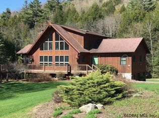 25 Lakeview Ln, Chestertown, NY 12817